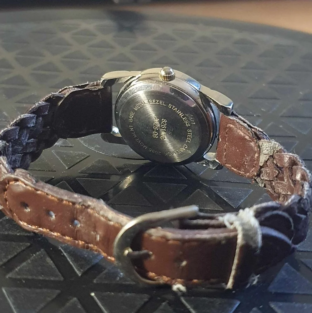 🦋10/$20🦋 Silver/White Braided Leather Women's Watch